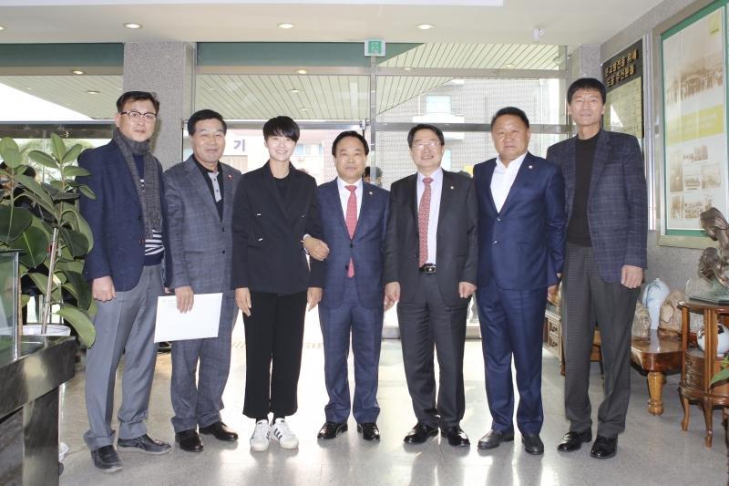 20171207-042[IMG_9203-박성현 골프선수 현일고 모교방문.JPG