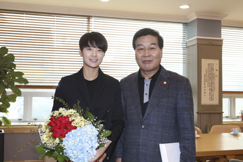 20171207-049[IMG_9221-박성현 골프선수 현일고 모교방문.JPG