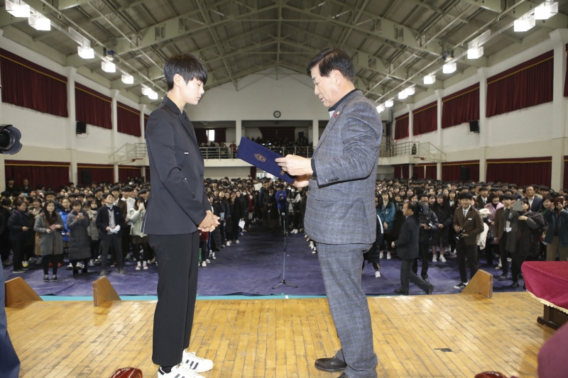 20171207-086[IMG_9293-박성현 골프선수 현일고 모교방문.JPG