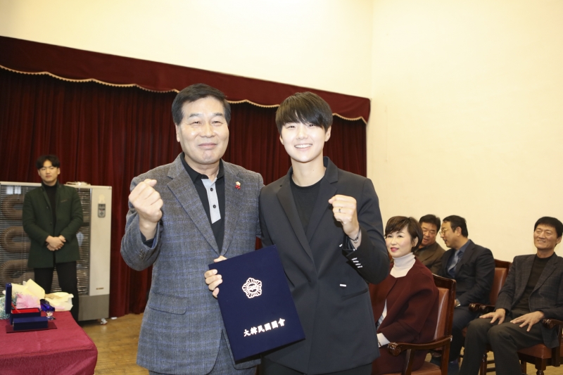 20171207-089[IMG_9298-박성현 골프선수 현일고 모교방문.JPG