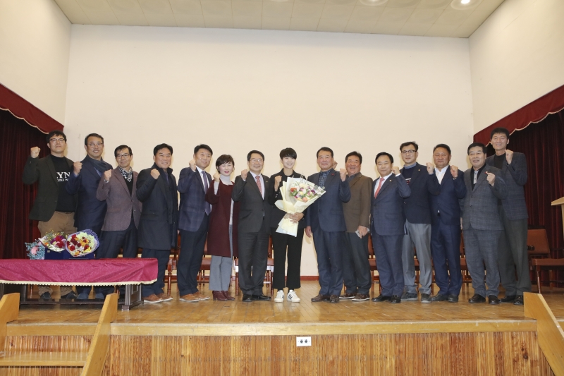 20171207-098[IMG_9315-박성현 골프선수 현일고 모교방문.JPG