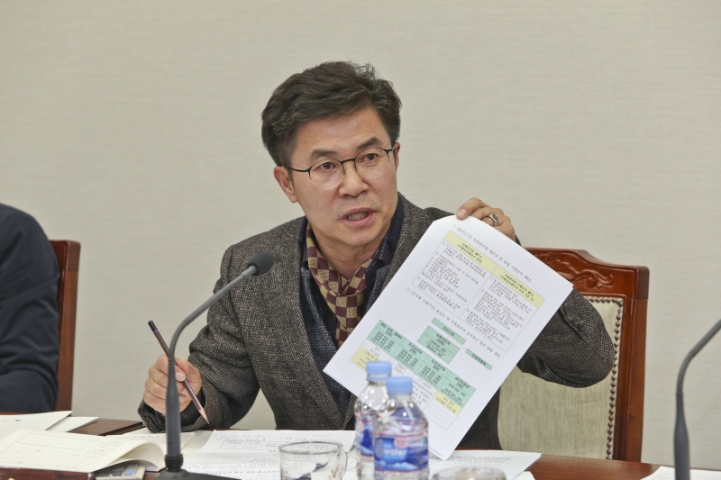 20180129-033[AP7U2123-제219회 임시회 기획행정위원회 조례안 심사활동.JPG