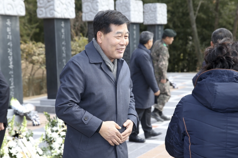 20180301-055[AP7U2913-3.1절 기념 선산 독립유공자비 13위 추념.JPG