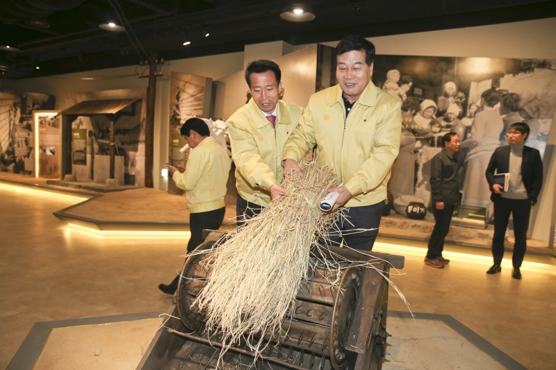 20180309-087[AP7U3671-제220회 임시회 기획행정위원회 새마을운동테마공원 공사현장방문.JPG