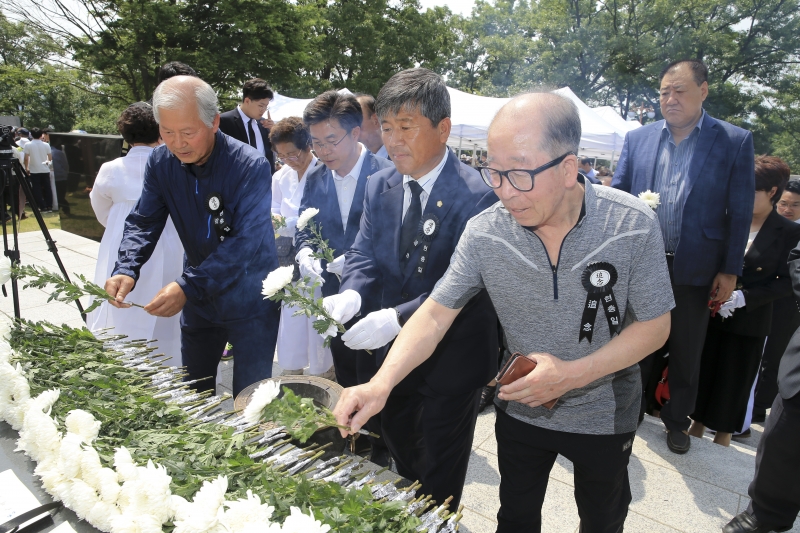 20180606-038[AP7U5702-제63회 현충일 추념식.JPG