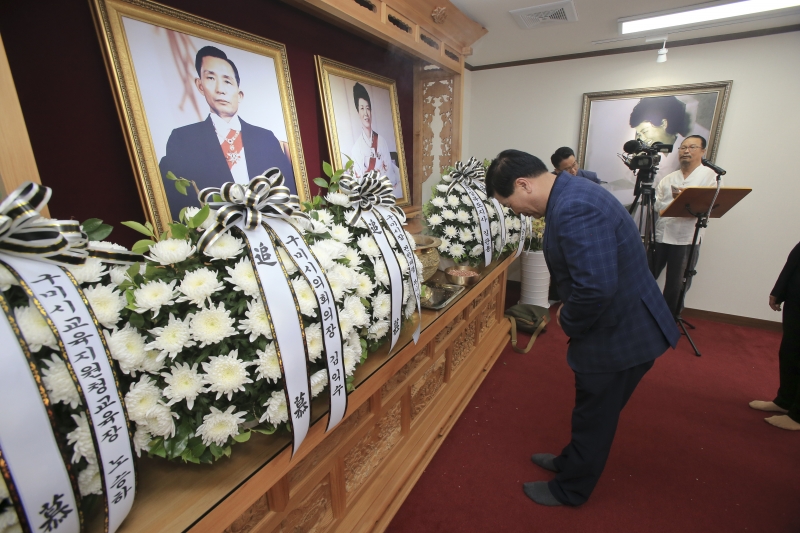 20180606-009[AP7U5619-제63회 현충일 추념 박대통령 생가 참배.JPG
