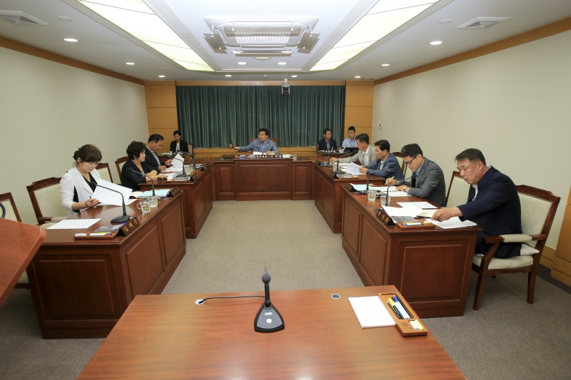 20180607-005[AP7U5720-폐회중 의회운영위원회 활동.JPG