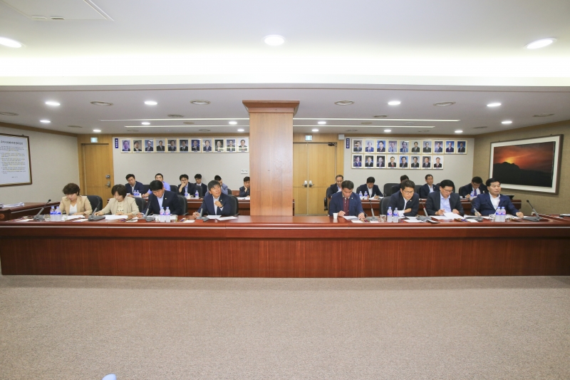 20180703-010[AP7U6805-구미시의회 전체의원 간담회.JPG