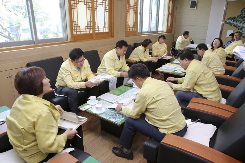 20180719-065[AP7U7718-제224회 임시회 기획행정위원회 박정희대통령 유품보관실 방문.JPG