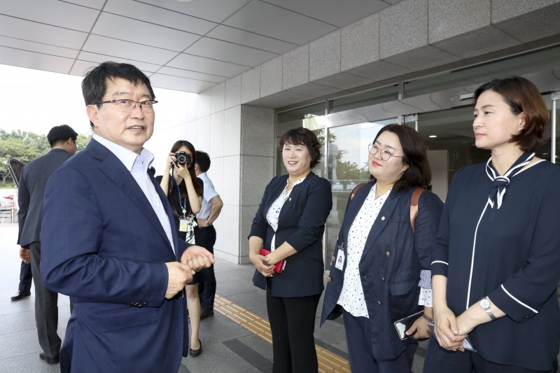 20180731-123[IMG_0979-구미시의회 의원 삼성전자 네트워크 사업부 이전 관련 국회 방문.JPG