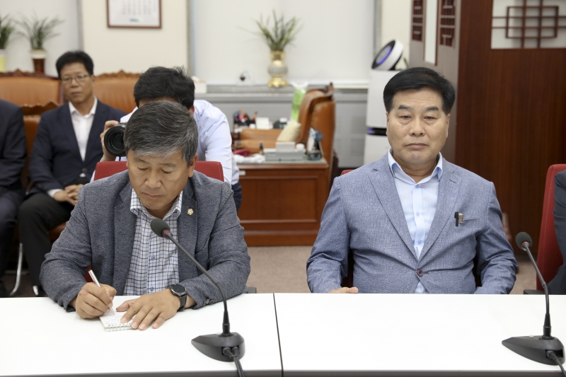 20180731-037[IMG_0859-구미시의회 의원 삼성전자 네트워크 사업부 이전 관련 국회 방문.JPG