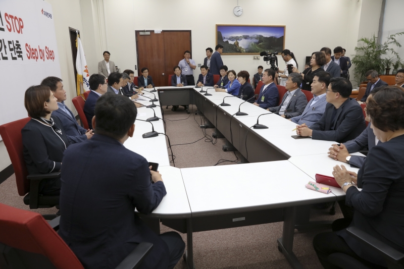 20180731-035[IMG_0857-구미시의회 의원 삼성전자 네트워크 사업부 이전 관련 국회 방문.JPG