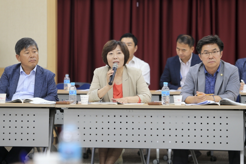 20180822-055[AP7U9149-구미시의회 의원들과 장세용 구미시장 간담회.JPG