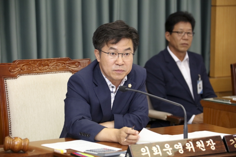 20180823-011[IMG_1174-폐회중 의회운영위원회 활동.JPG