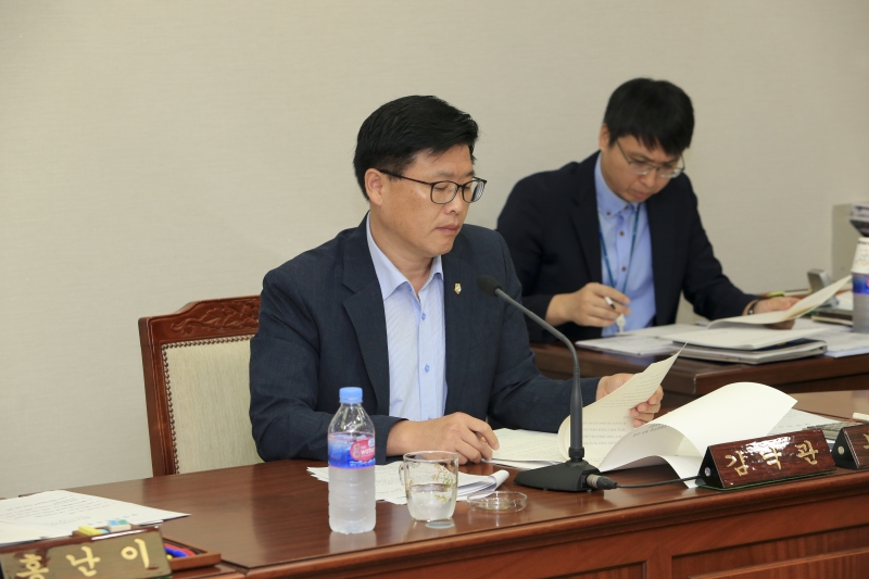 20180904-009[AP7U0019-제225회 정례회 기획행정위원회 조례안 심사활동.JPG