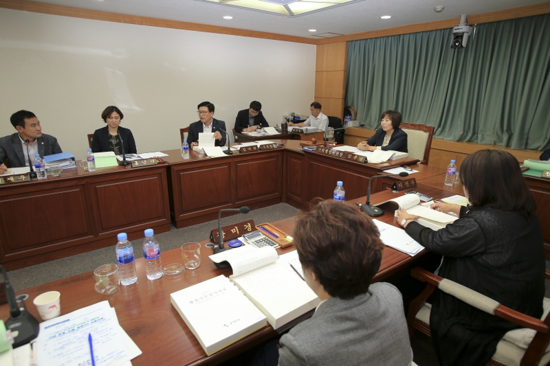 20180905-053[AP7U0255-제225회 정례회 기획행정위원회 소관 행정사무감사 활동.JPG