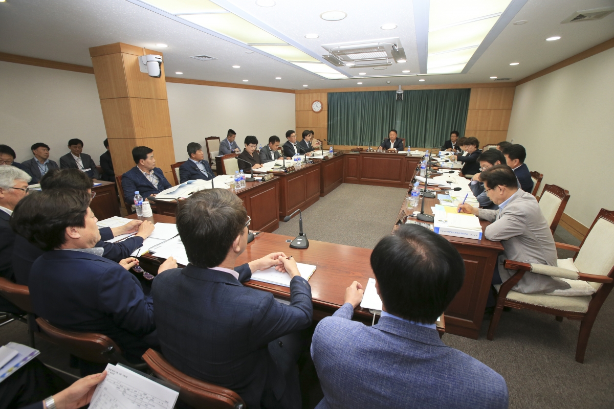 20180919-011[AP7U1552-제225회 정례회 예산결산특별위원회 2017 회계연도 세입세출결산승인안 심사 활동 .JPG