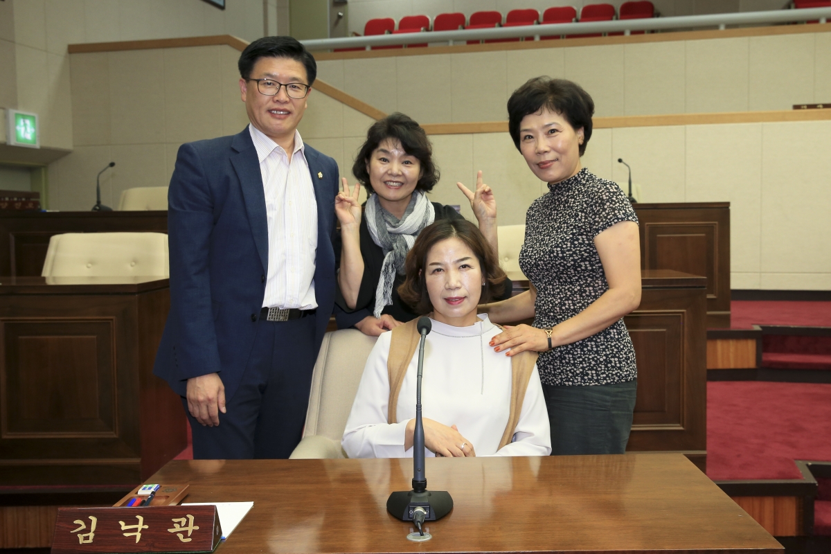 20180920-059[AP7U1797-관내 시민 일행 의회방문.JPG