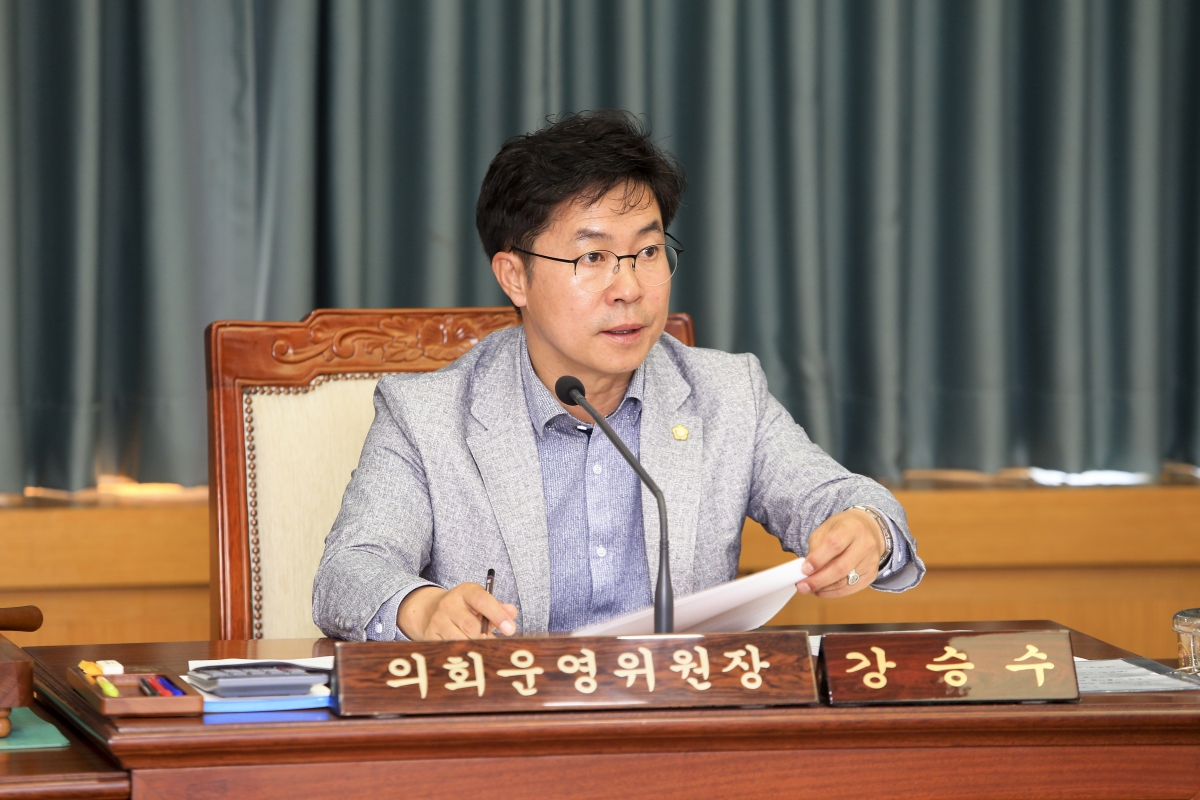 20181015-013[AP7U3146-폐회중 의회운영위원회 활동.JPG