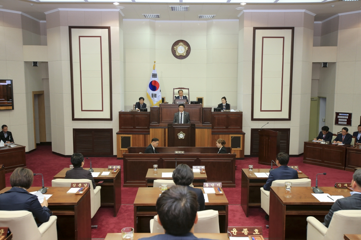 20181022-008[AP7U3931-제226회 임시회 제1차 본회의시 김낙관 의원 5분 자유발언.JPG