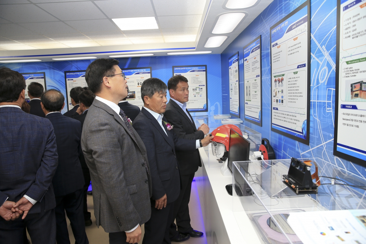 20181022-071[AP7U4083-웨어러블 스마트디바이스 상용화지원센터 개소식.JPG