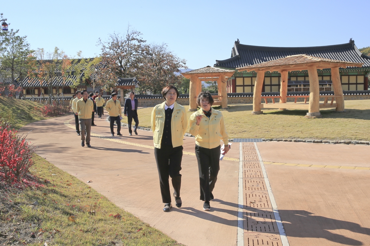 20181030-049[AP7U5142-제226회 임시회시 전체의원 신라불교초전지 현장방문.JPG