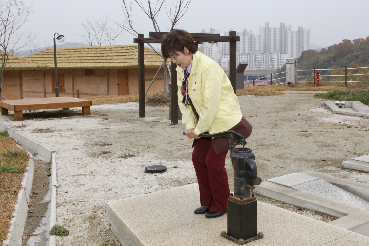 20181107-129[IMG_2251-구미시의회 의원 새마을운동테마공원 현장방문.JPG