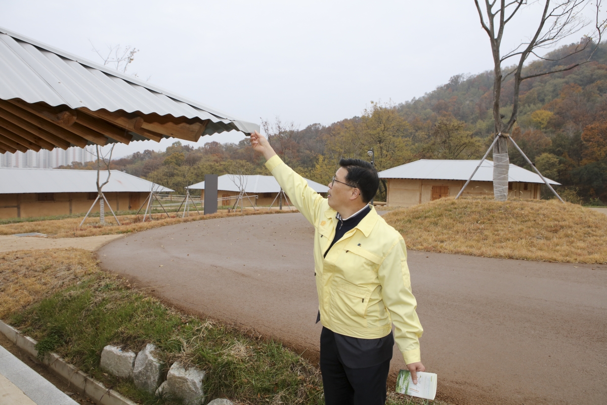20181107-130[IMG_2253-구미시의회 의원 새마을운동테마공원 현장방문.JPG