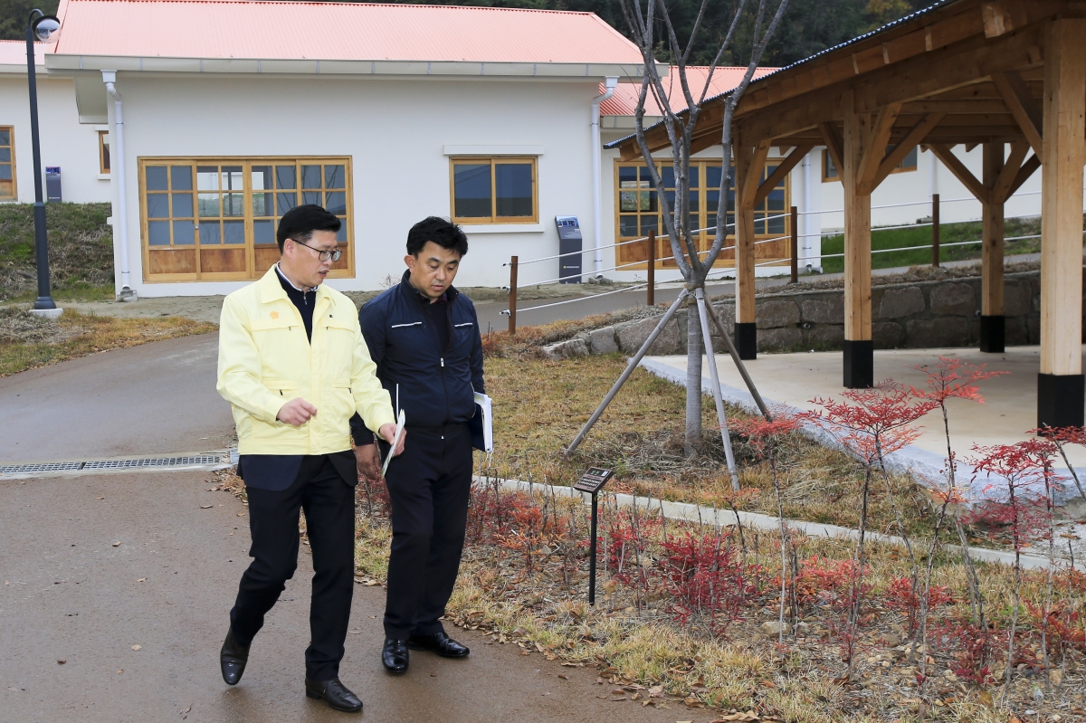 20181107-138[AP7U6230-구미시의회 의원 새마을운동테마공원 현장방문.JPG