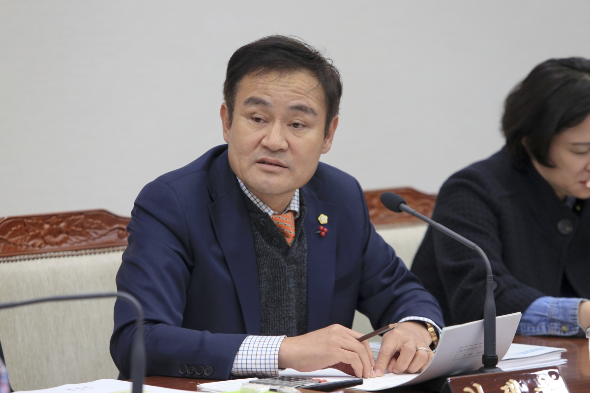 20181128-020[AP7U8467-제227회 제2차 정례회 기획행정위원회 조례안 심사활동.jpg