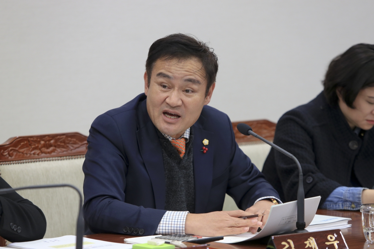 20181128-021[AP7U8469-제227회 제2차 정례회 기획행정위원회 조례안 심사활동.jpg