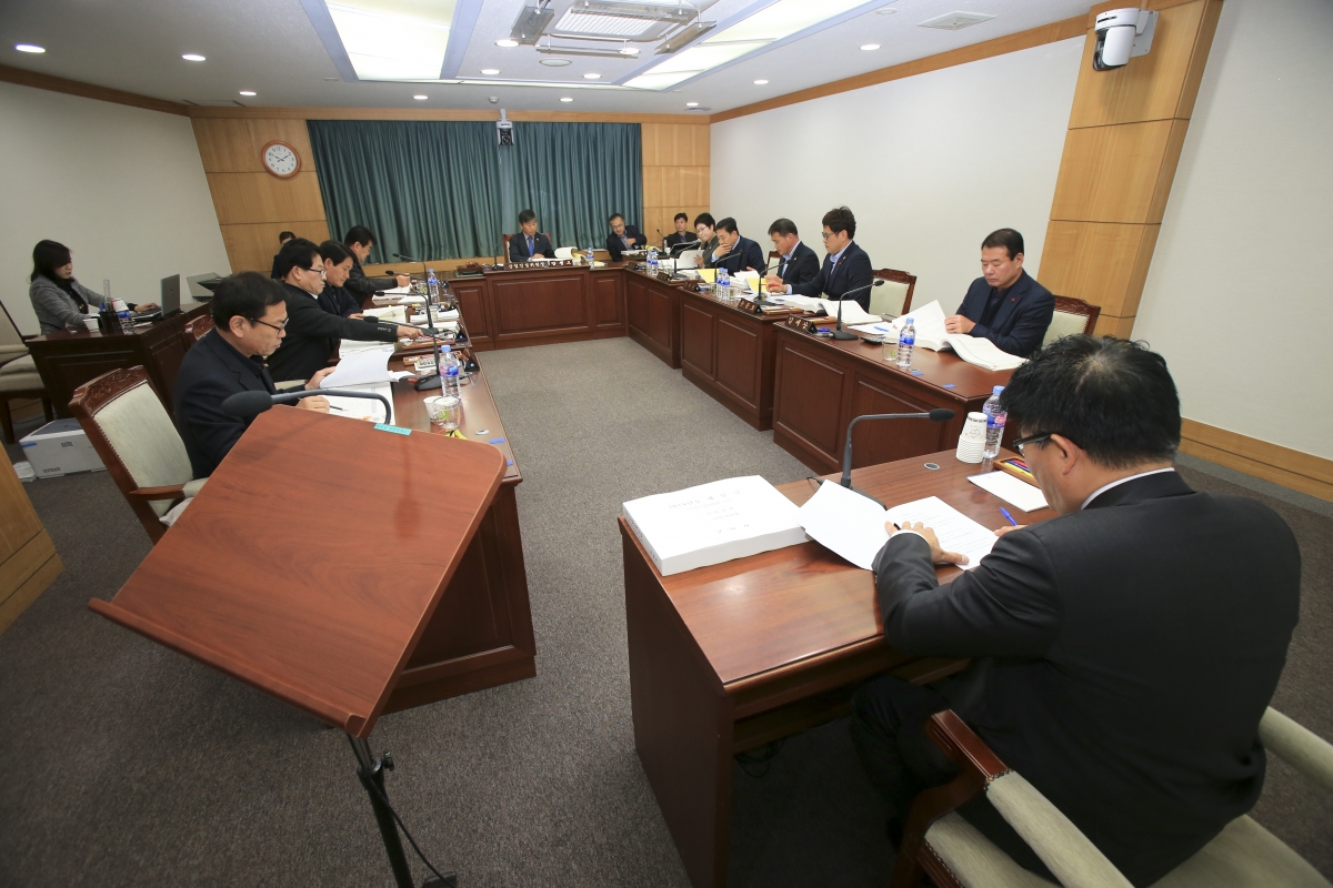 20181129-013[AP7U8646-제227회 제2차 정례회 산업건설위원회 2019년도 예산안 및 기금운용계획안 예비심사.jpg