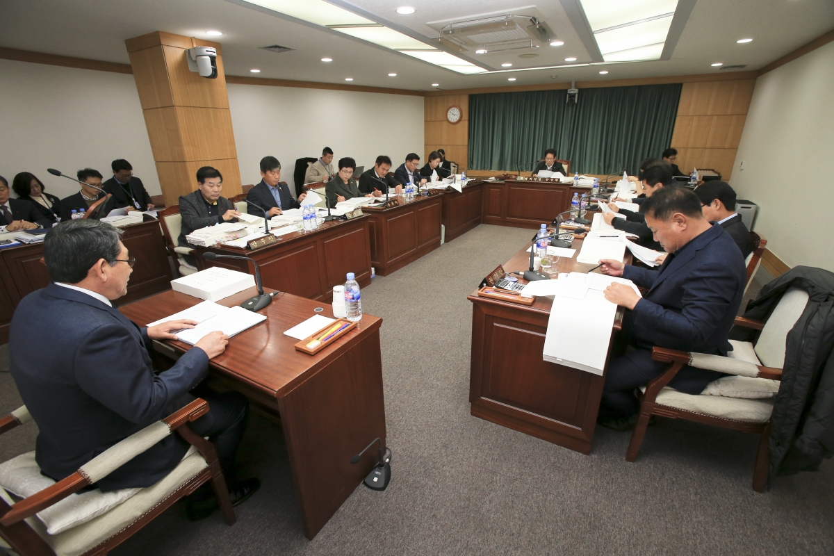 20181205-001[AP7U9067-제227회 제2차 정례회 예산결산특별위원회 2019년도 예산안 및 기금운용계획안 심사활동.jpg