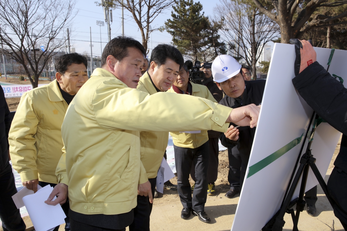 20190125-032[IMG_2923-제228회 임시회 산업건설위원회 시민운동장 진입도로 개설공사 현장 방문.jpg