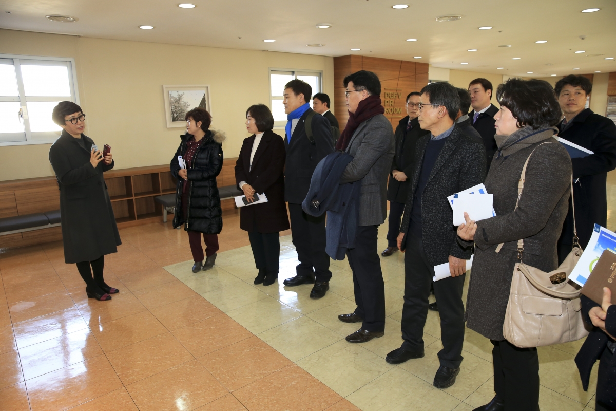 20190129-034[AP7U2054-제228회 임시회 기획행정위원회 대구경북영어마을 현장방문.jpg