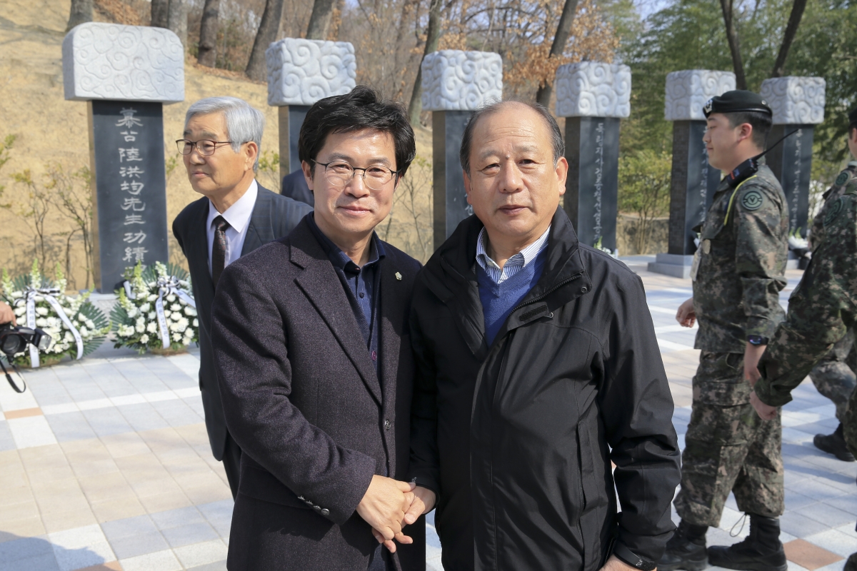 20190301-068[AP7U3162-3.1절 기념 선산 독립유공자비 13위 추념.jpg
