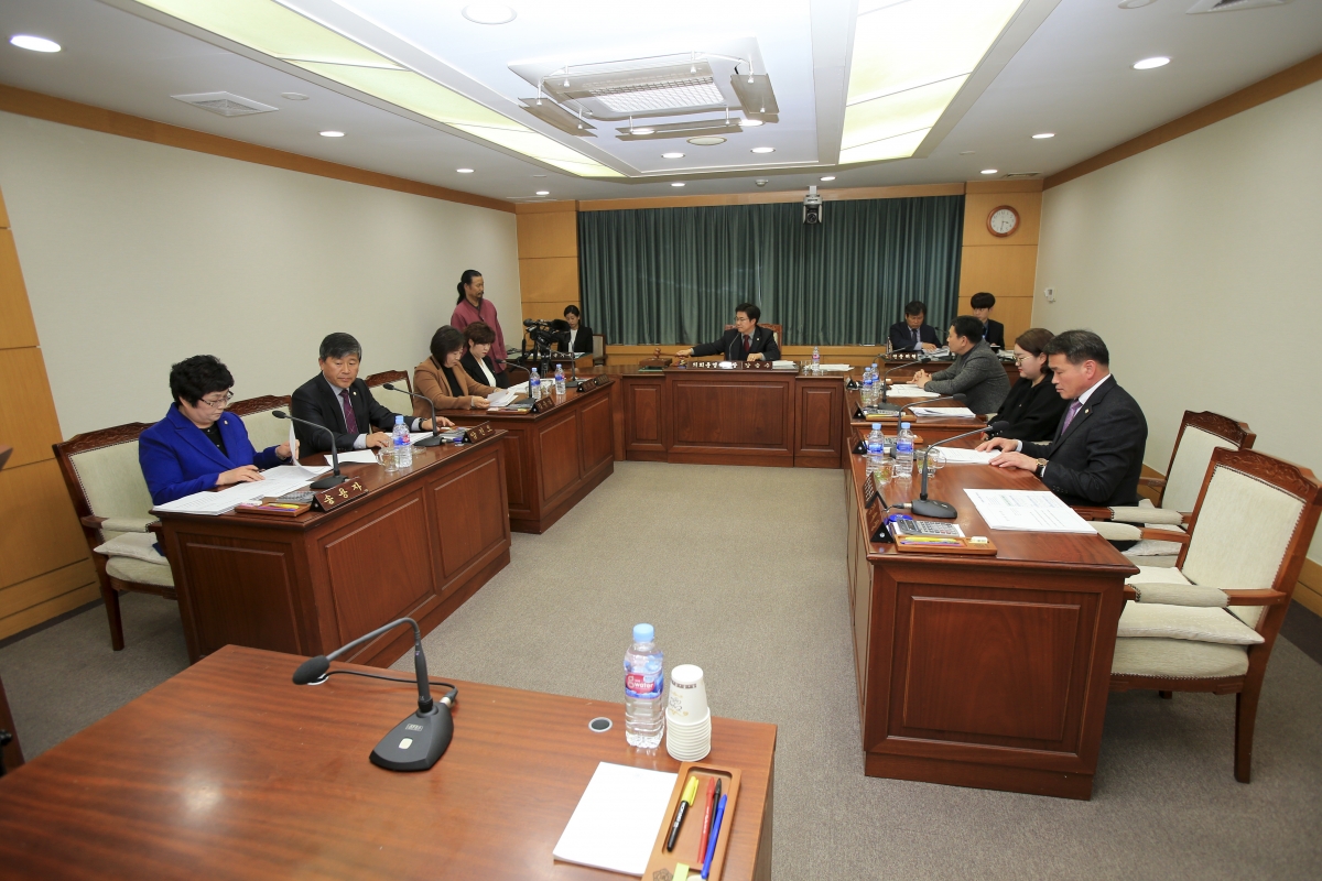 20190307-066[AP7U3385-제229회 임시회 의회운영위원회 조례안 심사활동.jpg