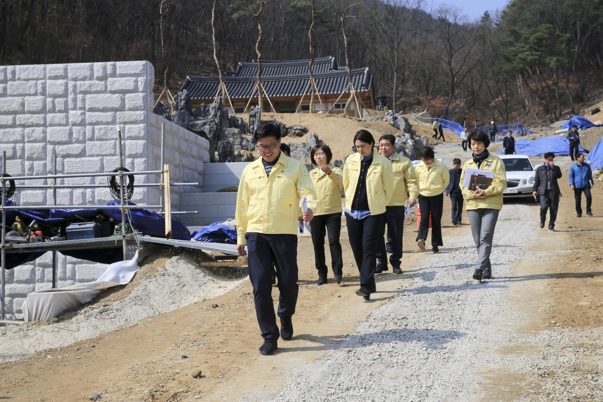 20190312-037[AP7U3617-제229회 임시회 기획행정위원회 금오산 역사문화디지털관 공사현장 방문.jpg