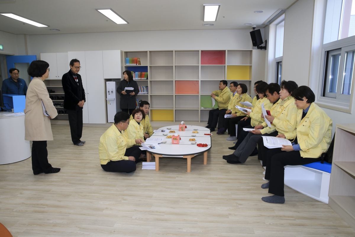 20190312-048[AP7U3641-제229회 임시회 기획행정위원회 구미시 가족행복플라자 방문.jpg