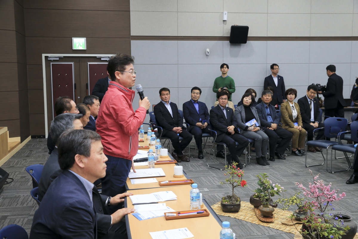 20190403-018[AP7U4783-이철우 경북도지사 현장소통 간담회.jpg