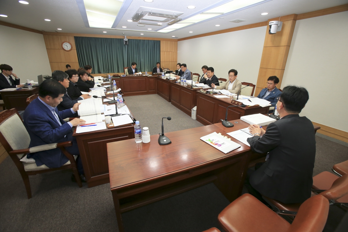 20190430-004[AP7U7075-제230회 임시회 예산결산특별위원회 2019년도 제1회 추가경정예산안 심사.jpg