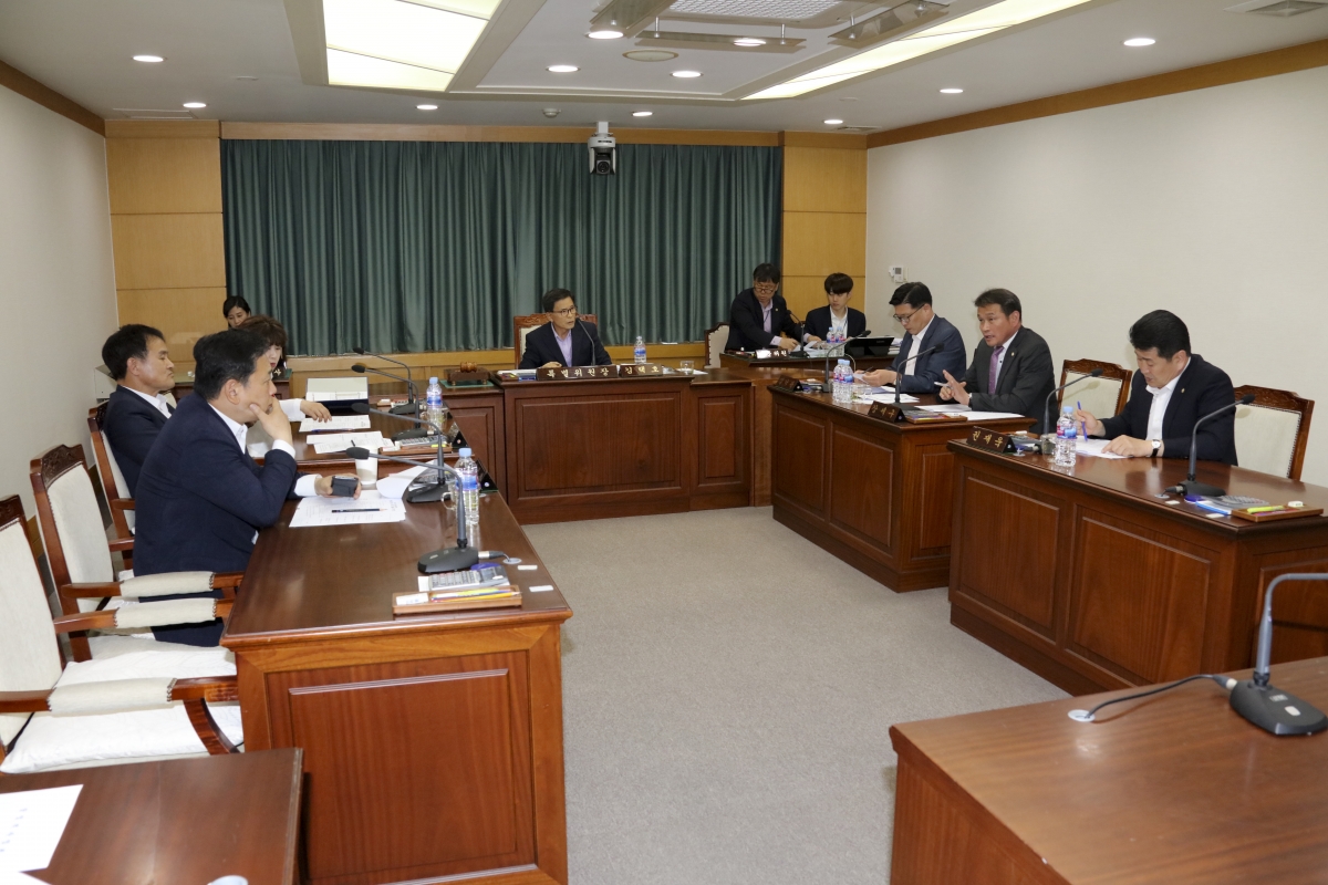 20190509-040[IMG_4074-폐회중 제3차 행정사무조사특별위원회 활동.jpg