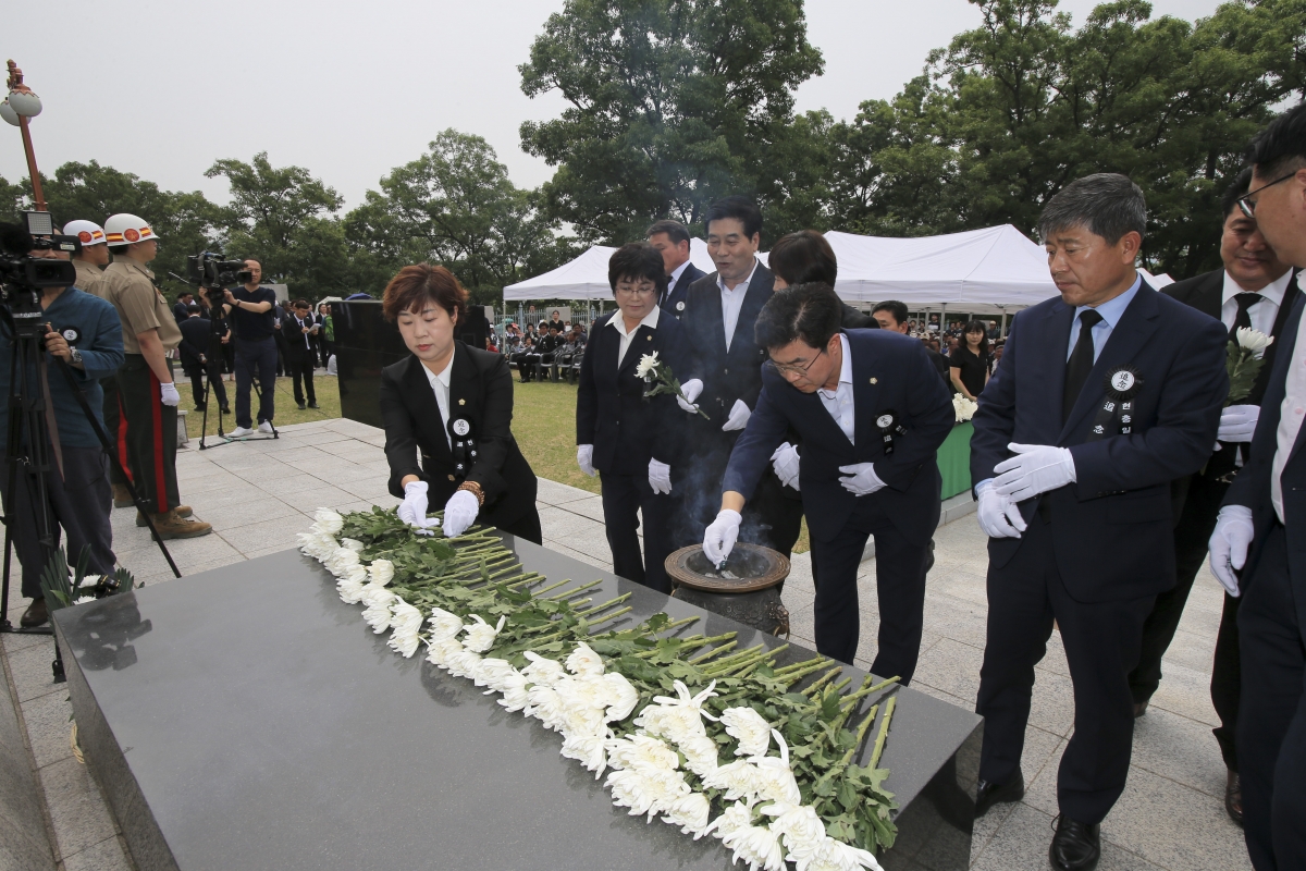 20190606-066[AP7U9051-제64회 현충일 추념식.jpg