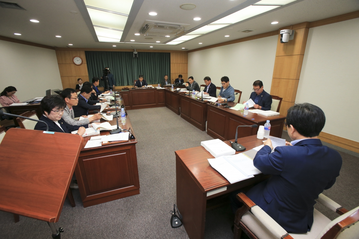 20190604-067[AP7U8633-제231회 정례회시 산업건설위원회 소관 행정사무감사 활동.jpg