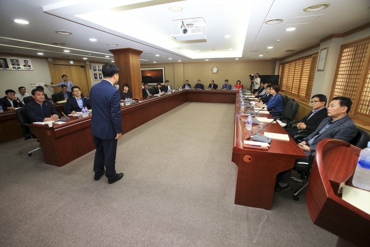 20190711-009[AP7U0475-구미시의회 의원연수-부패방지-이지문 강사.jpg