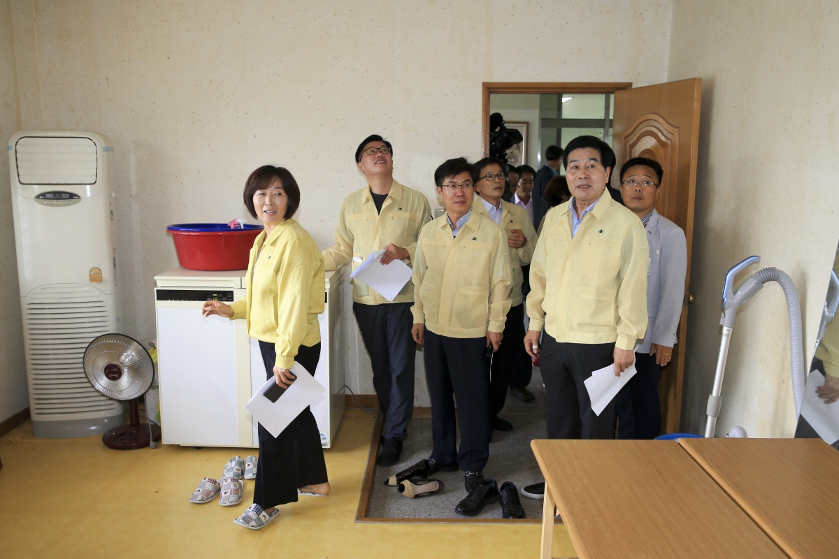 20190712-065[AP7U0561-제232회 임시회 기획행정위원회 국궁장 현장방문.jpg