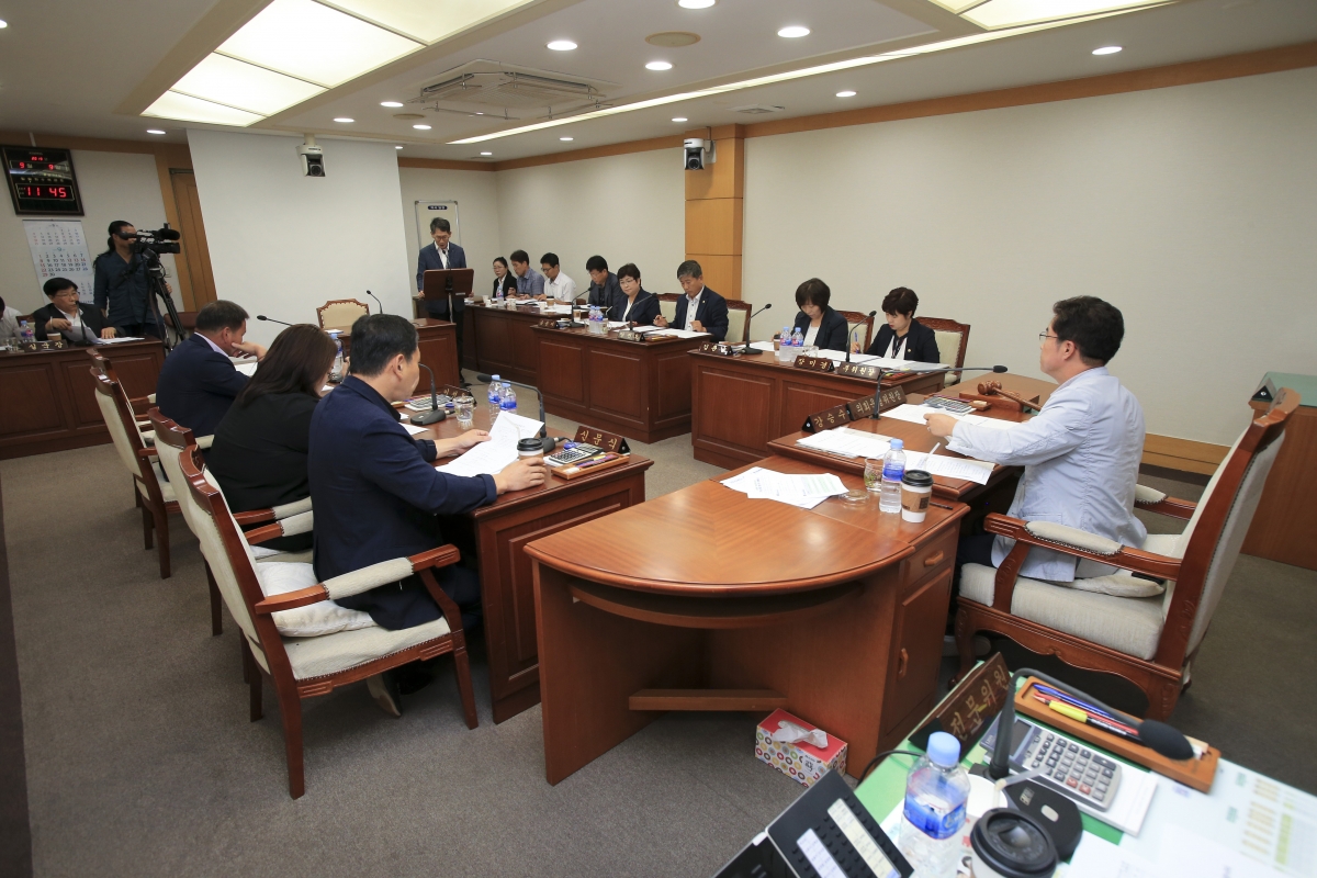 20190909-003[AP7U2217-폐회중 의회운영위원회 활동.jpg