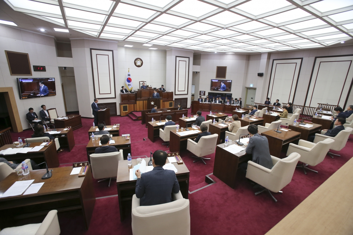 20191024-018[AP7U6133-제234회 임시회 제2차 본회의시 김낙관 의원 시정질문.jpg