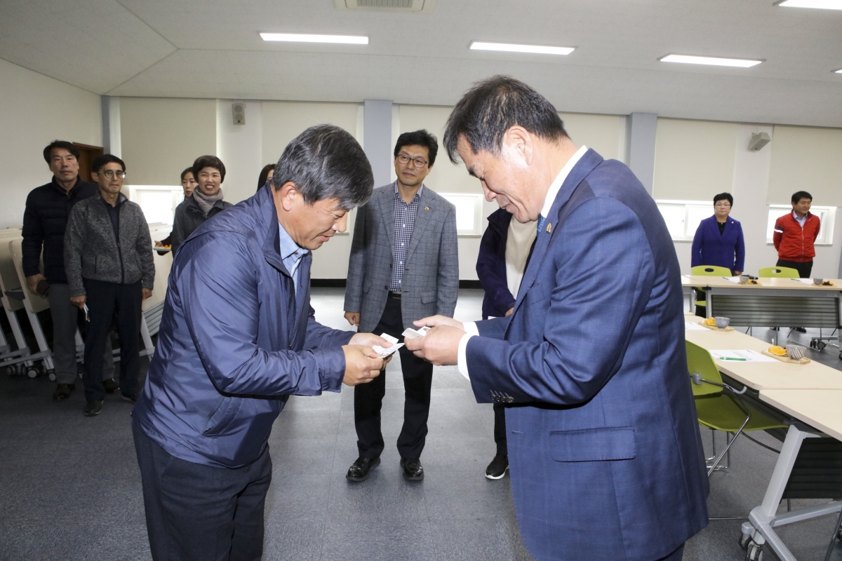 20191113-003[IMG_5645-산업건설위원회 진해농업테마파크 시설견학.jpg