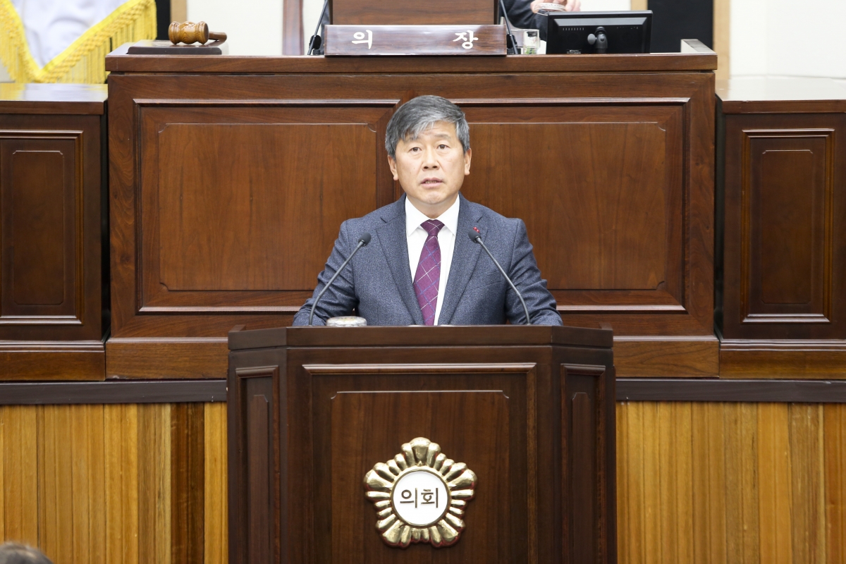 20191211-006[AP7U9294-제235회 정례회 제3차 본회의시 양진오 산업건설위원장 시정질문.jpg